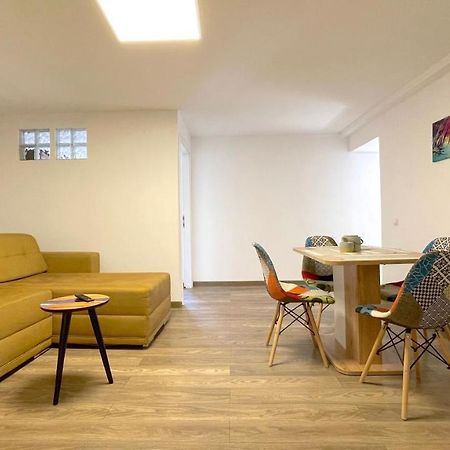 Well Prettyplaces Apartment 001 Braşov Buitenkant foto