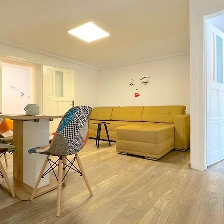 Well Prettyplaces Apartment 001 Braşov Buitenkant foto