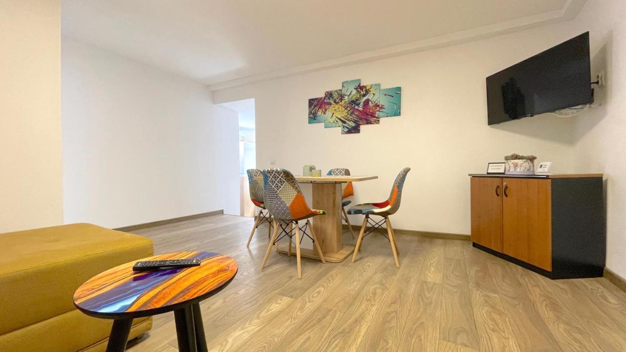 Well Prettyplaces Apartment 001 Braşov Buitenkant foto