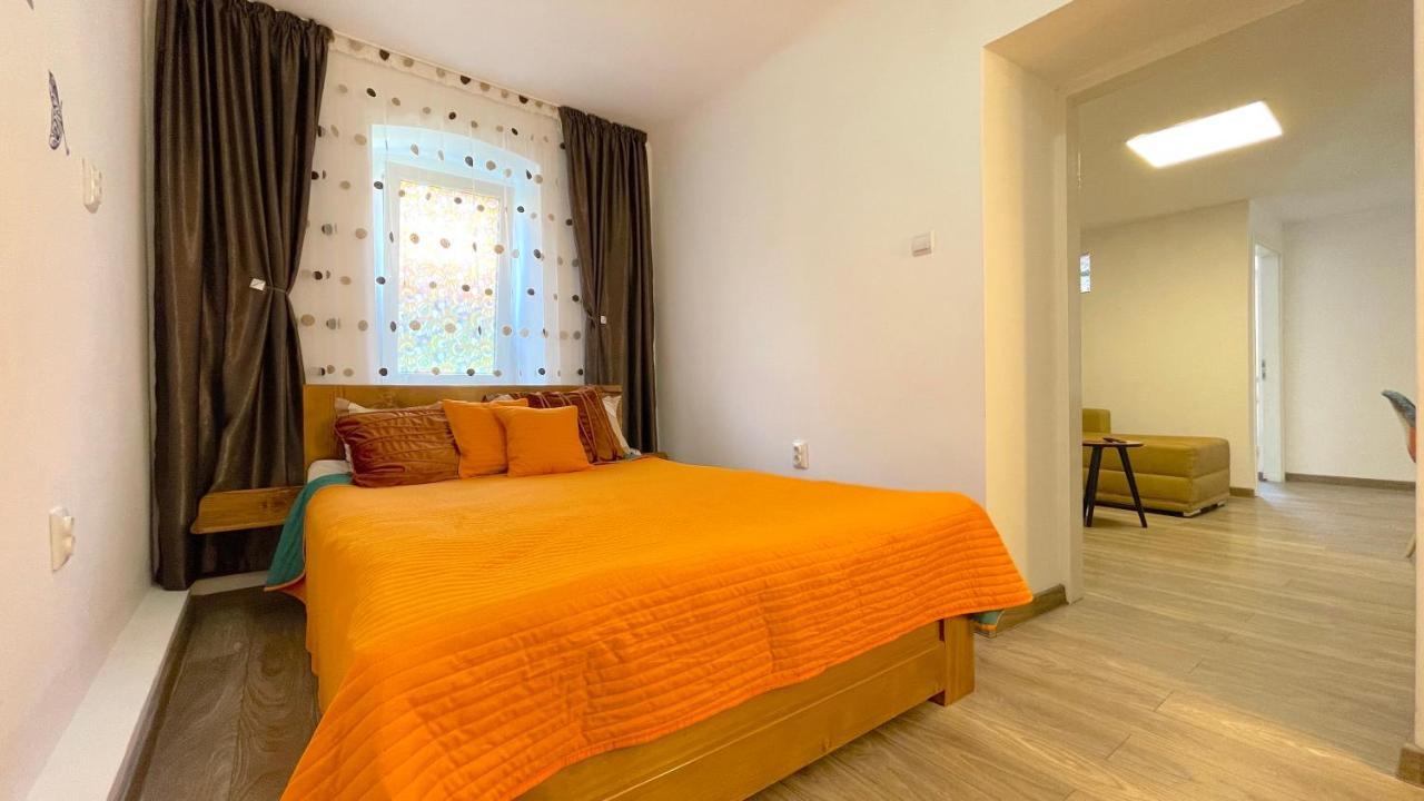 Well Prettyplaces Apartment 001 Braşov Buitenkant foto