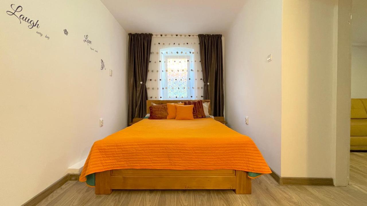 Well Prettyplaces Apartment 001 Braşov Buitenkant foto