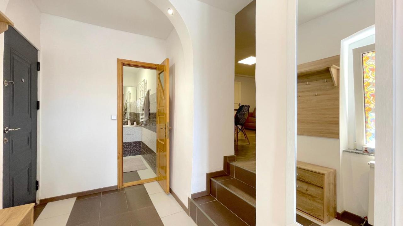 Well Prettyplaces Apartment 001 Braşov Buitenkant foto